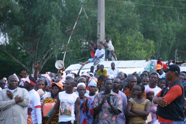 Contentieux électoral à Abengourou / Le RDR manifeste : un blessé, une moto calcinée